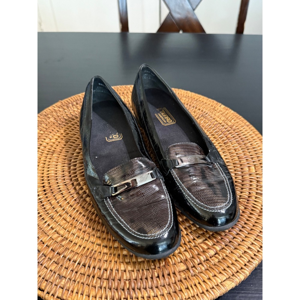 Munro American Black Patent Lizard Embossed Loafers Silver Hardware 8.5M